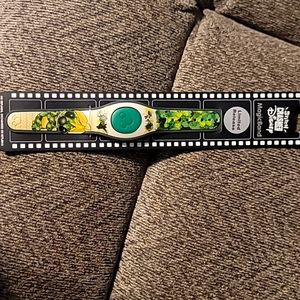 NWT Jungle Book Magic Band Stitch Crashes Disney
